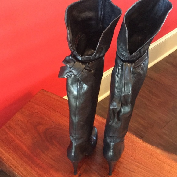 Over the knee black boots - Picture 2 of 8